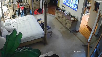 黑客破解家庭网络摄像头偷拍夫妻私密生活❤️大白奶子年轻少妇和老公啪啪淫叫声真大 (7)